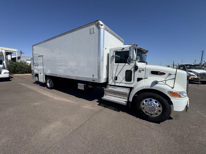 2020 Peterbilt 337-8