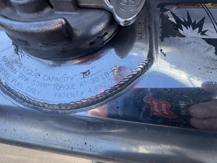 2020 Peterbilt 337-14