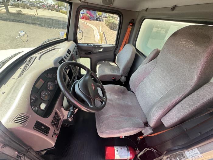 2020 Peterbilt 337-16