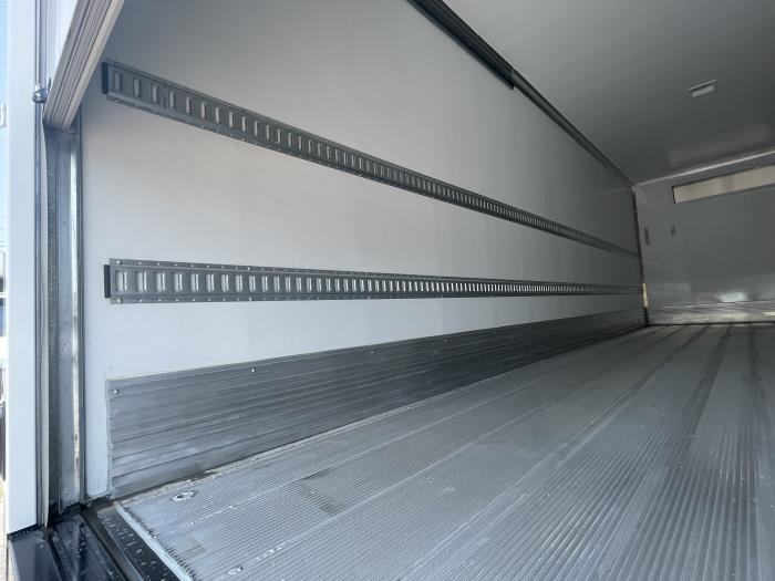 2025 Peterbilt 536-16