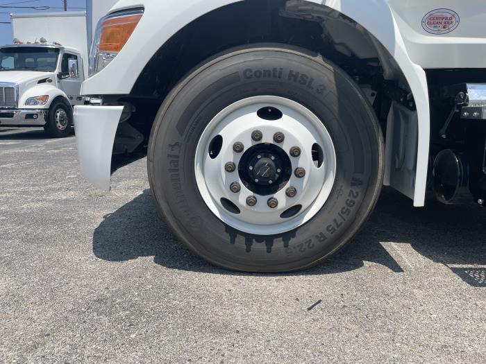 2025 Peterbilt 536-8