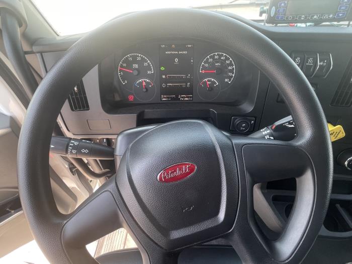 2025 Peterbilt 536-12
