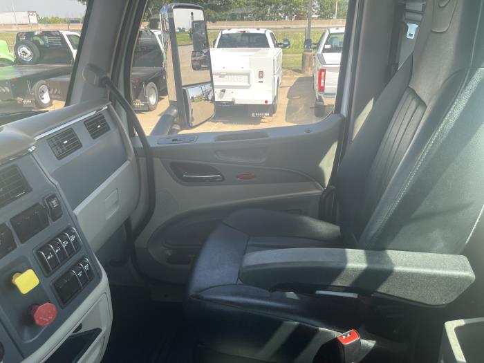 2022 Peterbilt 567-17