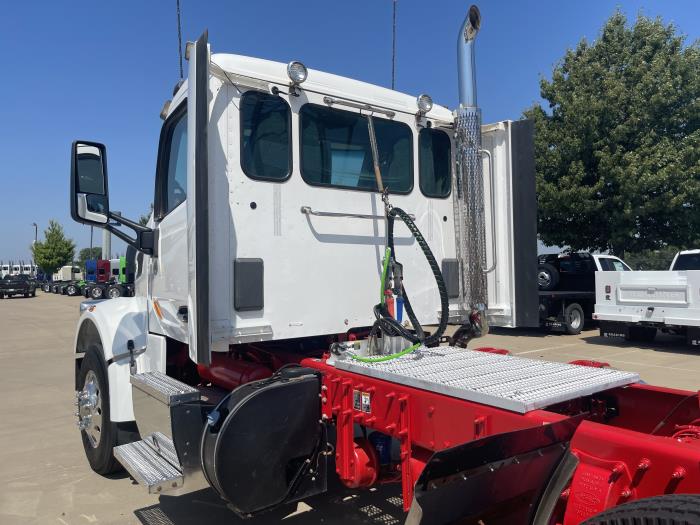 2022 Peterbilt 567-13