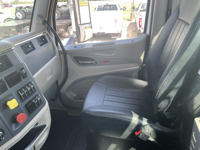 2022 Peterbilt 567-17