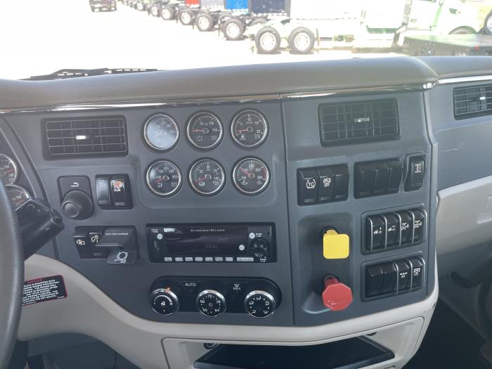 2022 Peterbilt 567-18