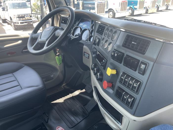 2022 Peterbilt 567-21