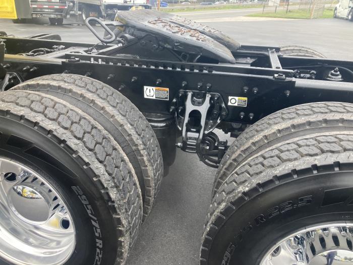 2021 Peterbilt 579-8