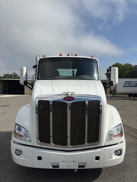2018 Peterbilt 579-8