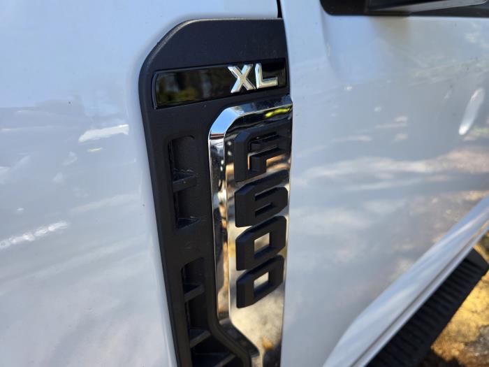 2025 Ford F-600-4