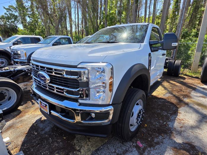 2025 Ford F-600-1