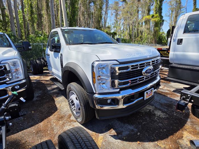 2025 Ford F-600-3