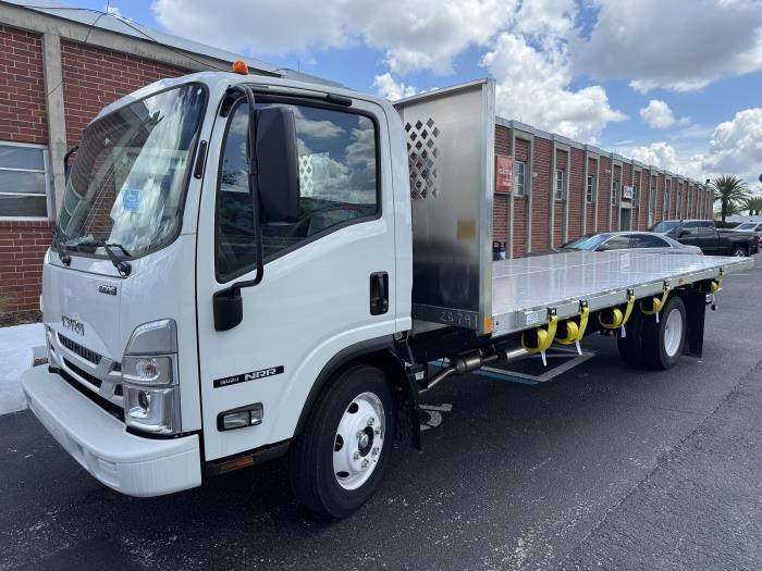 2025 Isuzu NRR photo 2