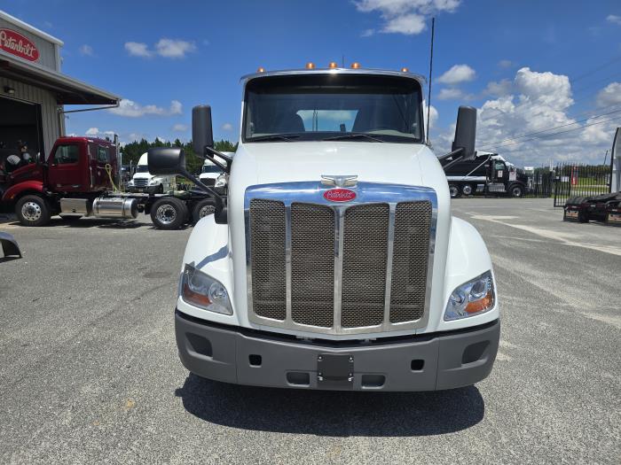 2021 Peterbilt 579-8