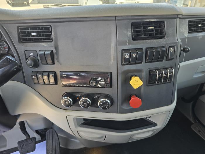 2021 Peterbilt 579-12