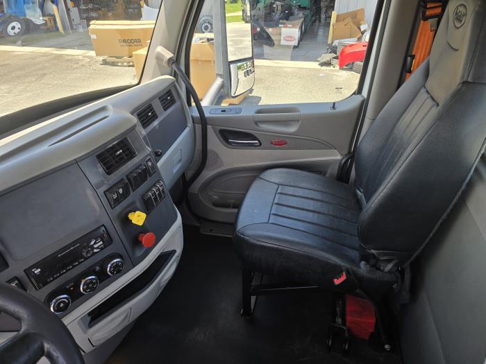 2021 Peterbilt 579-11