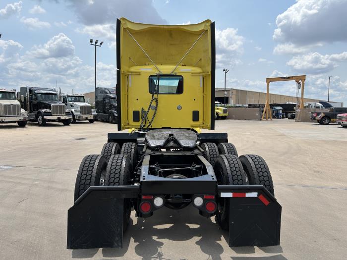 2021 Peterbilt 579-4