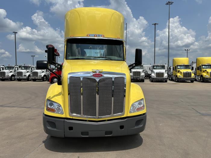 2021 Peterbilt 579-8
