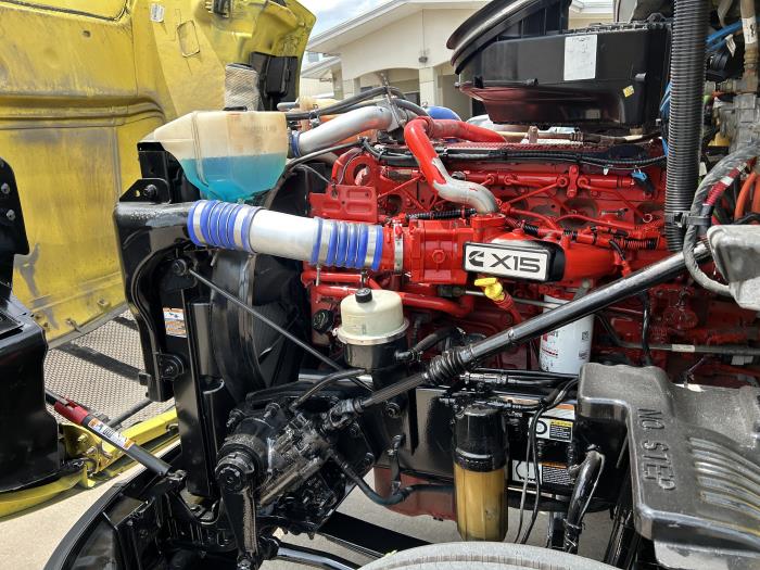 2021 Peterbilt 579-17