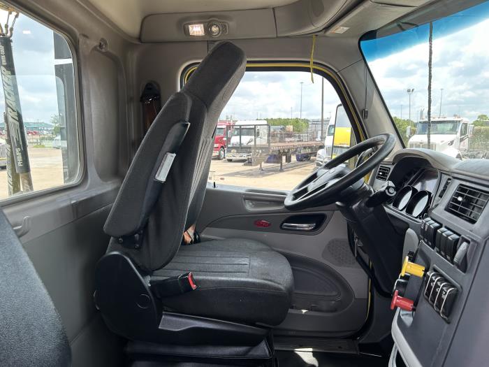 2021 Peterbilt 579-23