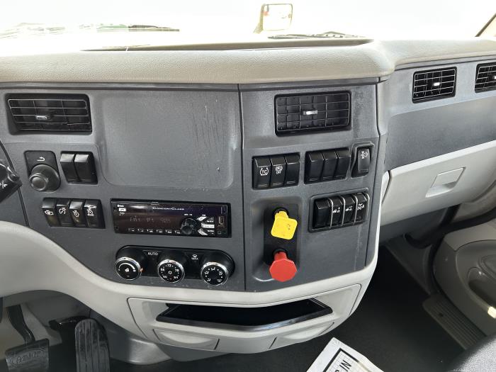 2021 Peterbilt 579-29