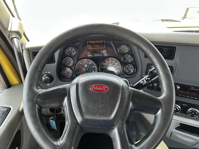 2021 Peterbilt 579-30