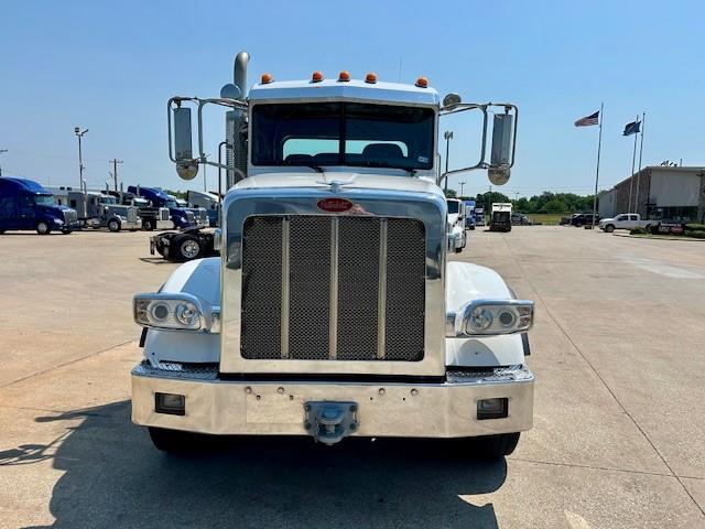 2012 Peterbilt 365-1