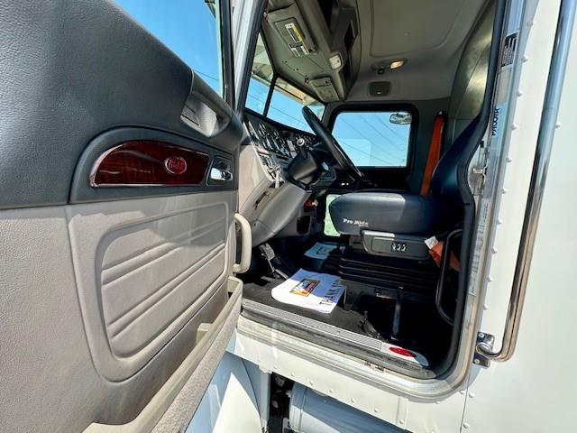 2012 Peterbilt 365-12