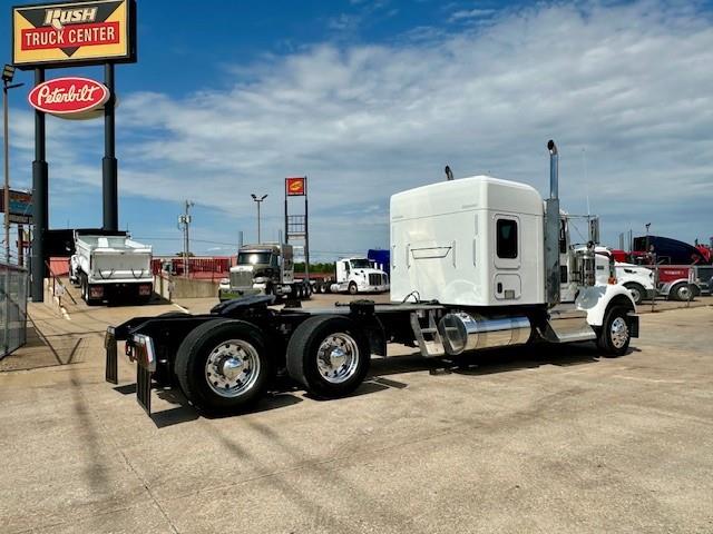 2023 Kenworth W900-26