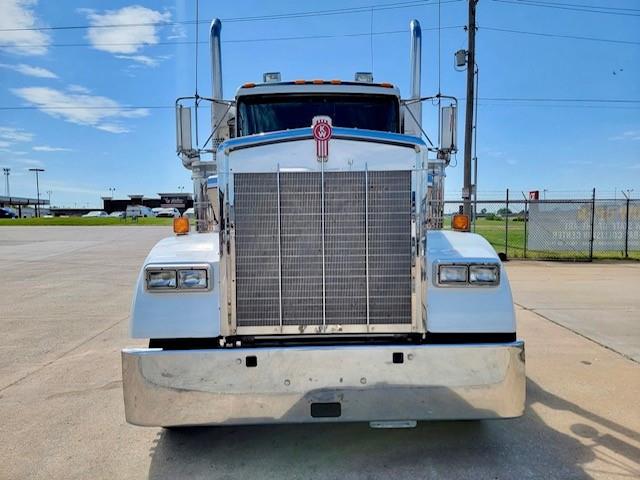 2023 Kenworth W900-30