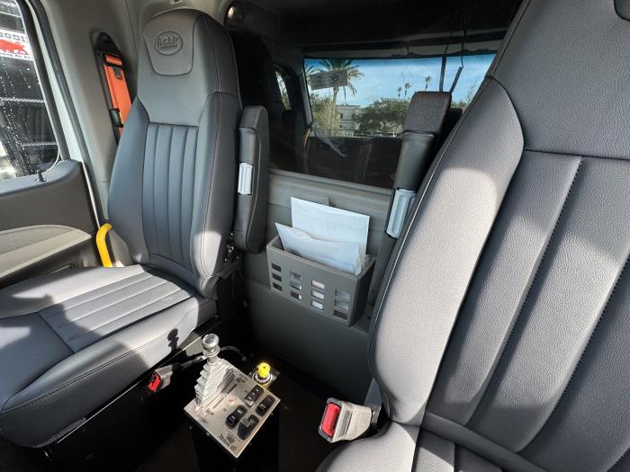 2026 Peterbilt 567-10