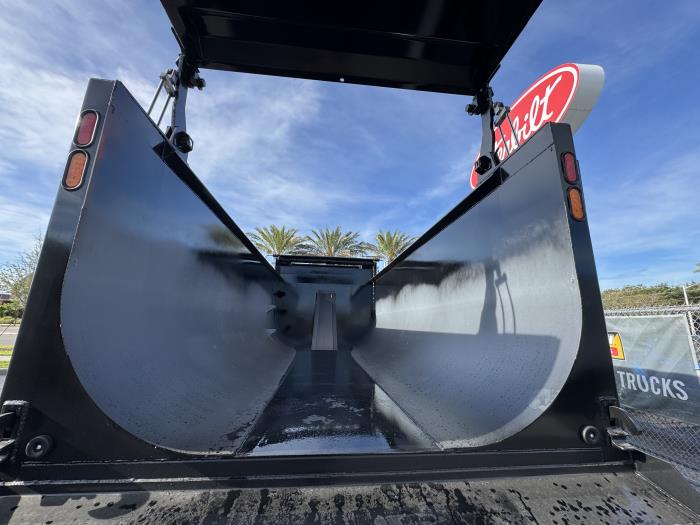 2026 Peterbilt 567-5