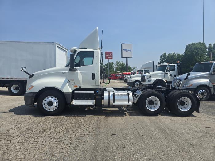 2022 International LT625-6