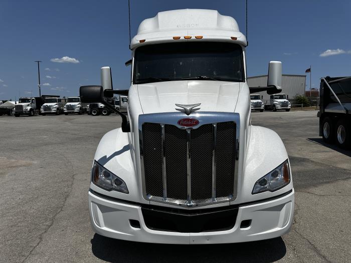 2022 Peterbilt 579-2