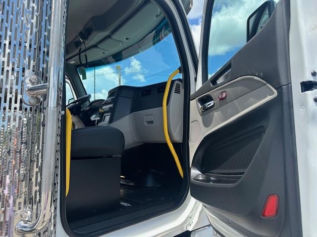 2026 Peterbilt 567-17