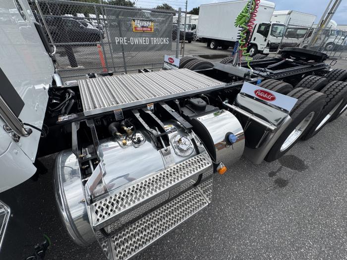 2026 Peterbilt 589-8