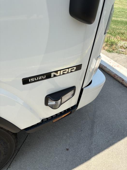 2024 Isuzu NRR-9