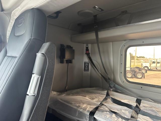 2026 Peterbilt 567-18