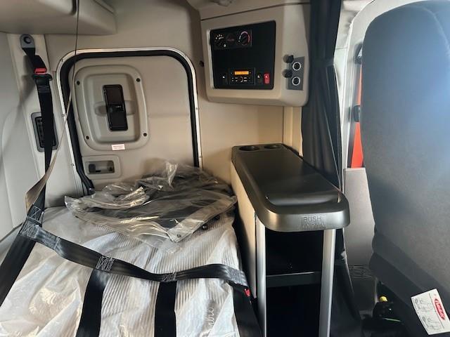 2026 Peterbilt 567-20