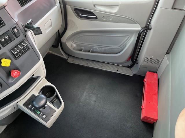 2020 Peterbilt 567-4