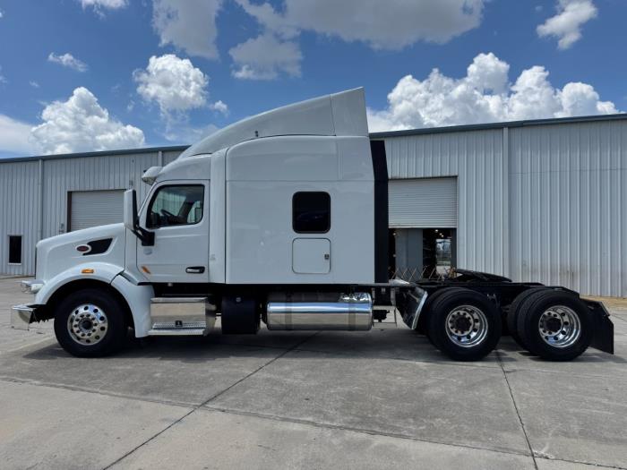 2022 Peterbilt 567-8