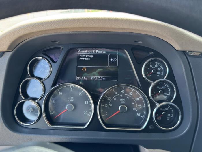 2022 Peterbilt 567-10