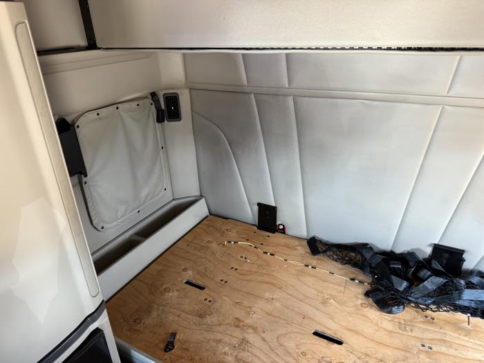 2024 Peterbilt 579-8