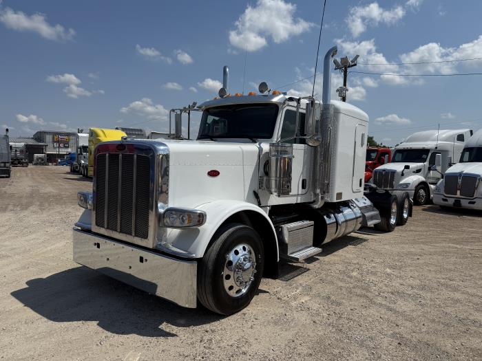 2023 Peterbilt 389-18
