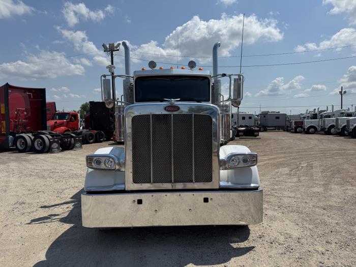 2023 Peterbilt 389-21