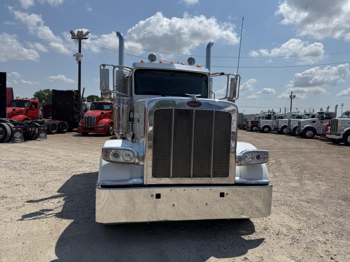 2023 Peterbilt 389-22