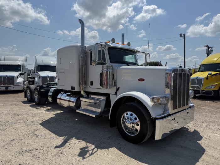 2023 Peterbilt 389-2