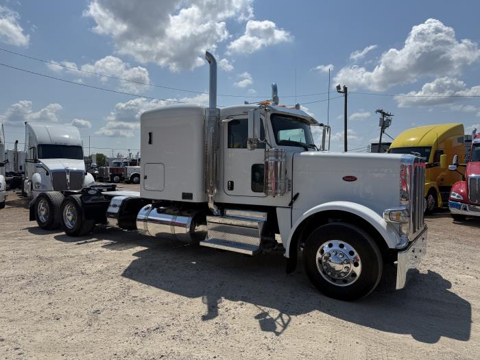 2023 Peterbilt 389-25