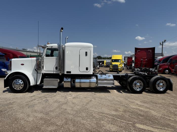2023 Peterbilt 389-36