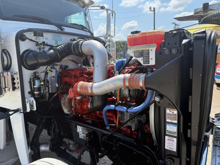 2023 Peterbilt 389-41